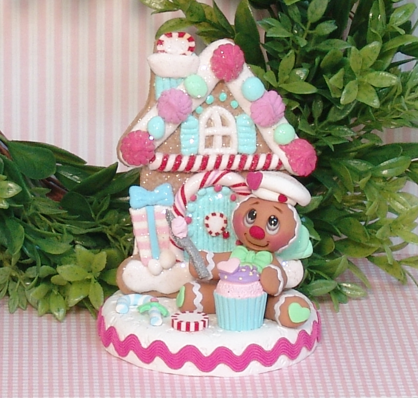Gingerbread Clay Figure with Gingerbread House & Cupcake - 2